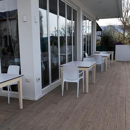 Dolce Italia Hotel Radhimë Exteriör bild
