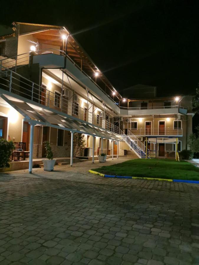 Dolce Italia Hotel Radhimë Exteriör bild