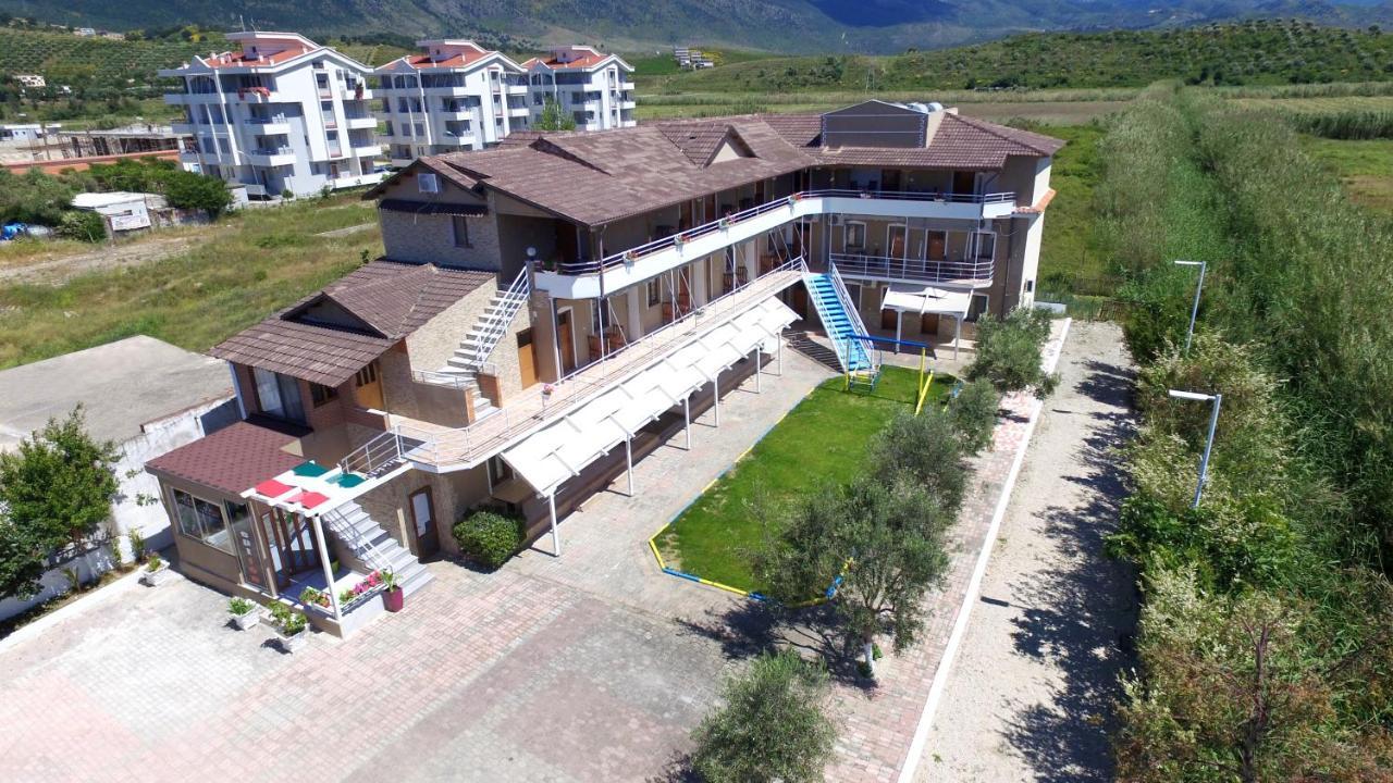 Dolce Italia Hotel Radhimë Exteriör bild
