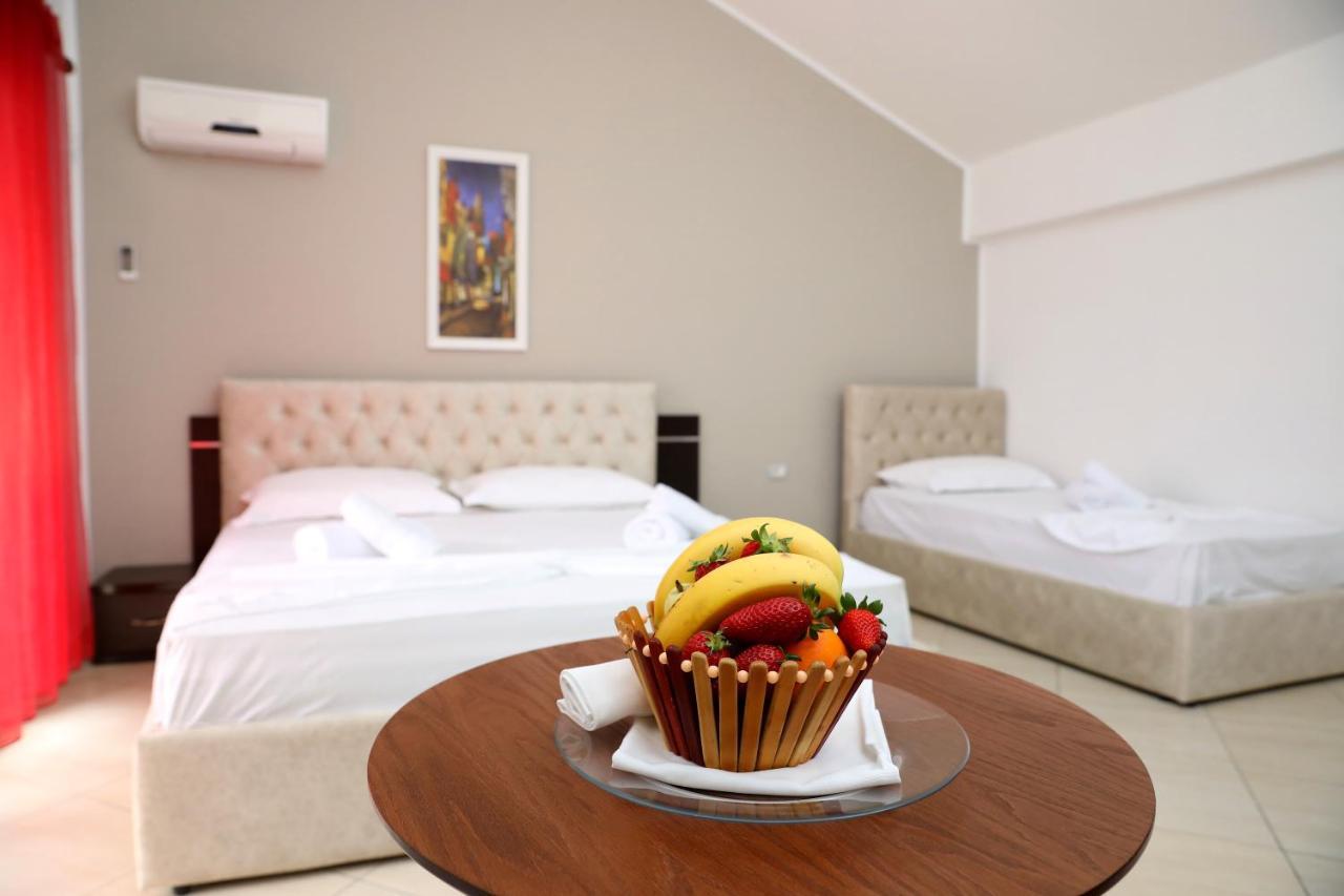 Dolce Italia Hotel Radhimë Exteriör bild