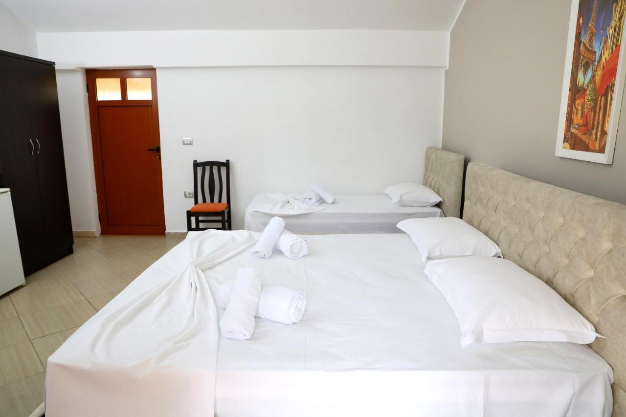 Dolce Italia Hotel Radhimë Exteriör bild